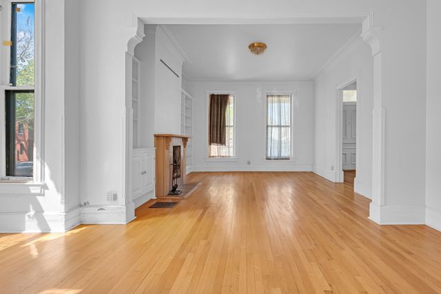 5445 S Dorchester Avenue, Chicago, IL 60615