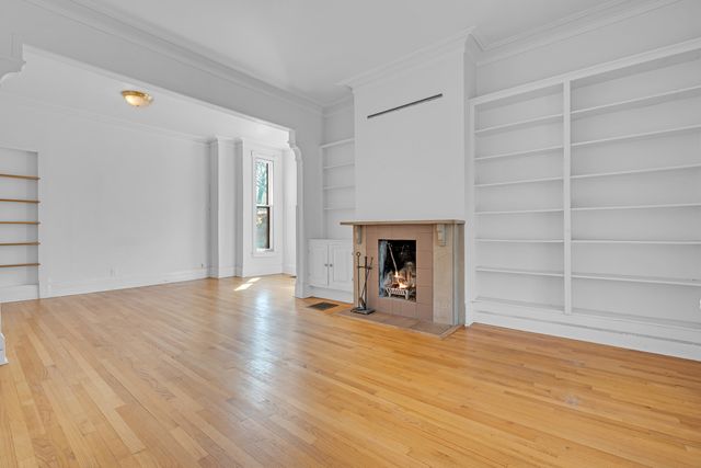5445 S Dorchester Avenue, Chicago, IL 60615