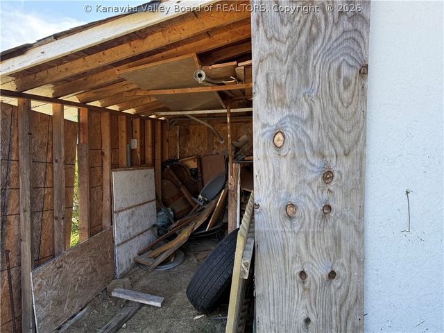 20 Cedar Lane, Madison, WV 25130