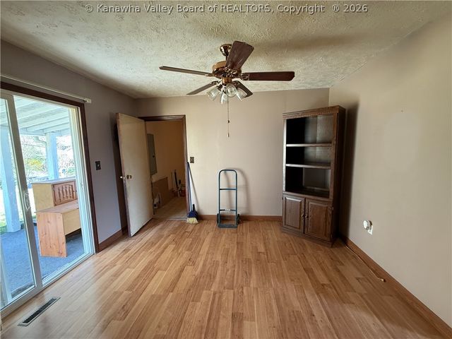 20 Cedar Lane, Madison, WV 25130