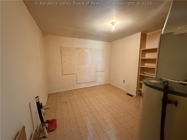 20 Cedar Lane, Madison, WV 25130