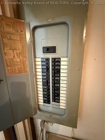 20 Cedar Lane, Madison, WV 25130