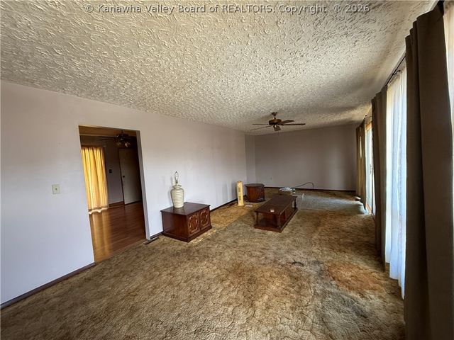 20 Cedar Lane, Madison, WV 25130