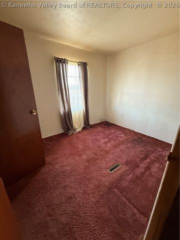 20 Cedar Lane, Madison, WV 25130