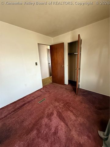 20 Cedar Lane, Madison, WV 25130