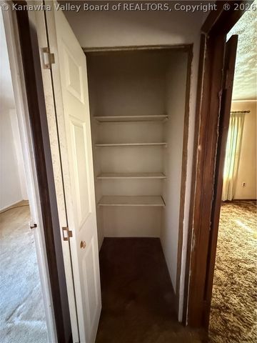 20 Cedar Lane, Madison, WV 25130