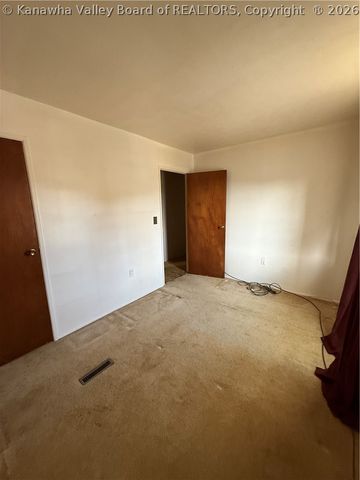 20 Cedar Lane, Madison, WV 25130