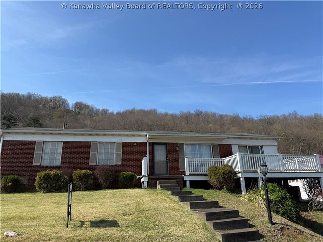 20 Cedar Lane, Madison, WV 25130