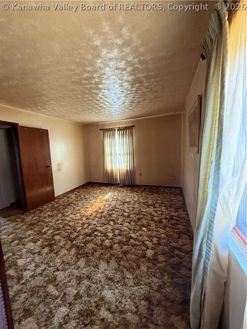 20 Cedar Lane, Madison, WV 25130