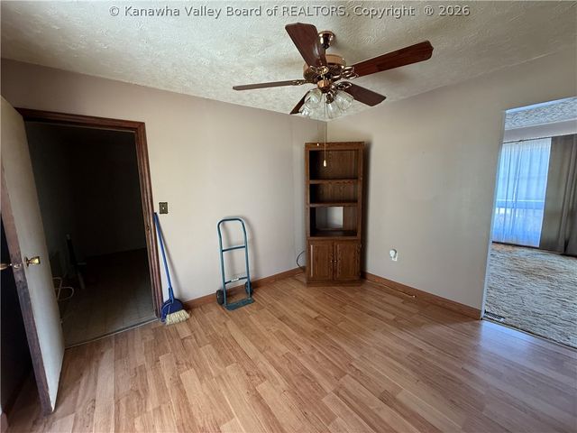 20 Cedar Lane, Madison, WV 25130