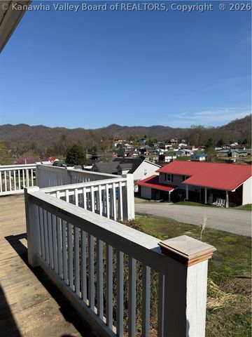 20 Cedar Lane, Madison, WV 25130