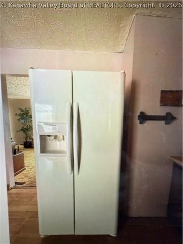 20 Cedar Lane, Madison, WV 25130