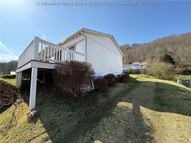 20 Cedar Lane, Madison, WV 25130