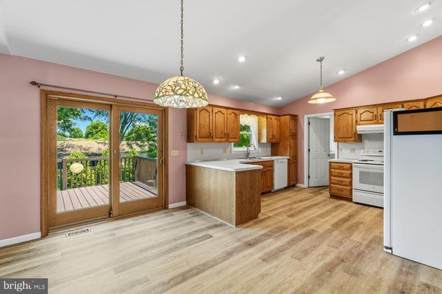 630 RICHFIELD DR, Lebanon, PA 17042
