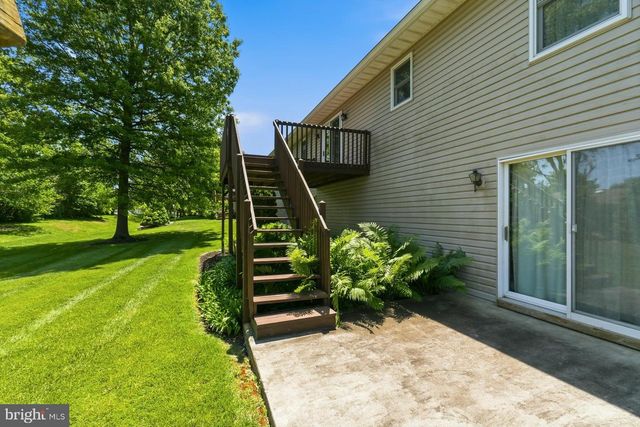 630 RICHFIELD DR, Lebanon, PA 17042