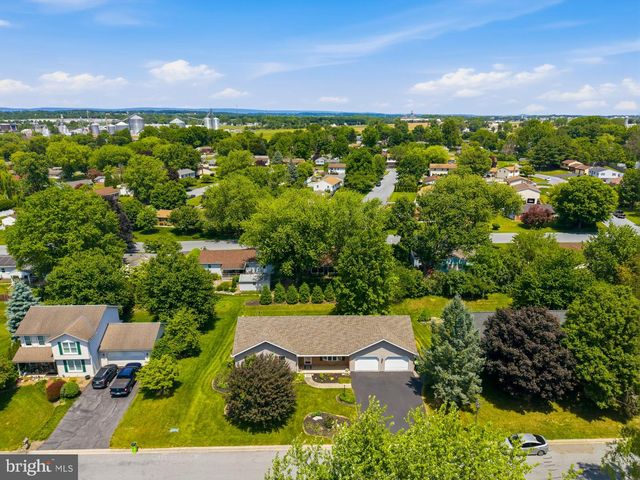630 RICHFIELD DR, Lebanon, PA 17042