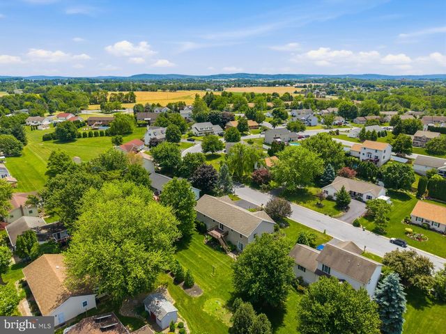 630 RICHFIELD DR, Lebanon, PA 17042