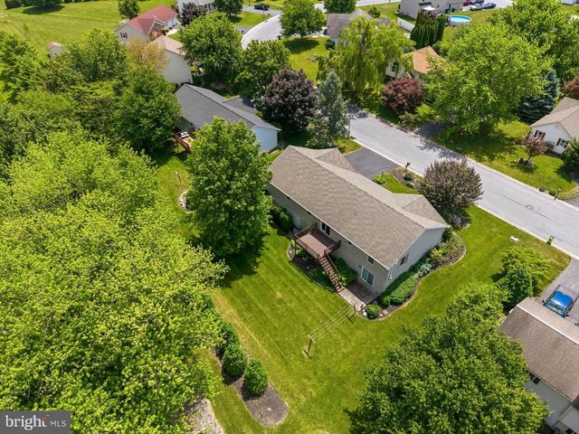 630 RICHFIELD DR, Lebanon, PA 17042