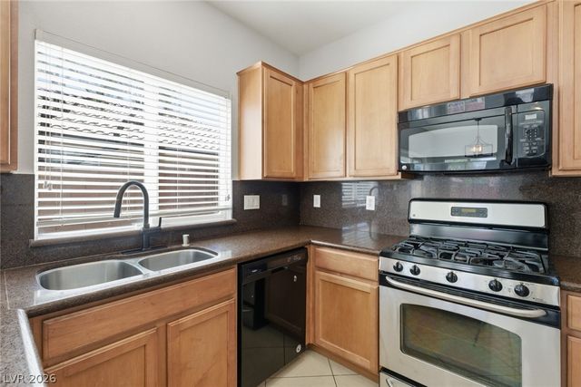 8801 Cavern Peak Drive, Las Vegas, NV 89178