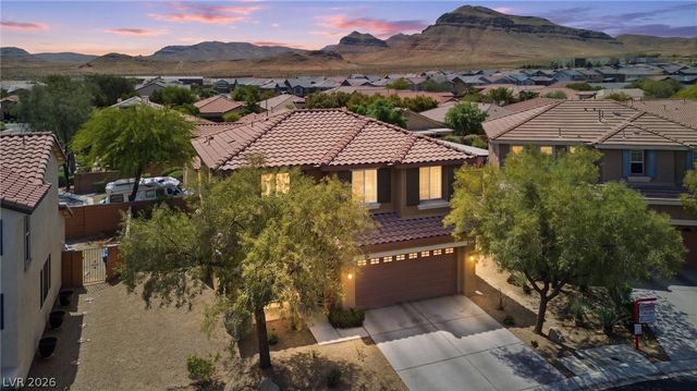 8801 Cavern Peak Drive, Las Vegas, NV 89178