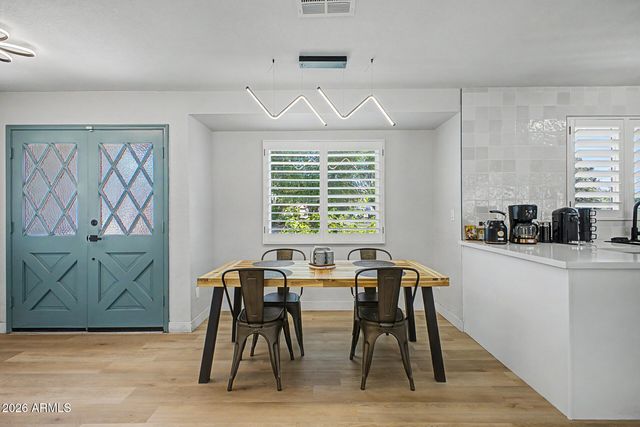 1501 W DUNLAP Avenue, Phoenix, AZ 85021