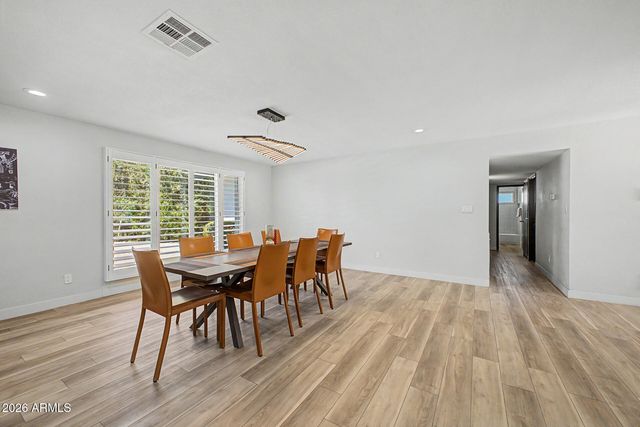 1501 W DUNLAP Avenue, Phoenix, AZ 85021