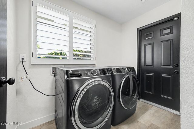 1501 W DUNLAP Avenue, Phoenix, AZ 85021