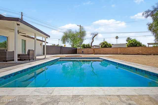 1501 W DUNLAP Avenue, Phoenix, AZ 85021