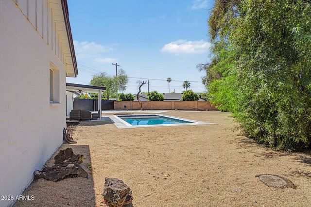 1501 W DUNLAP Avenue, Phoenix, AZ 85021