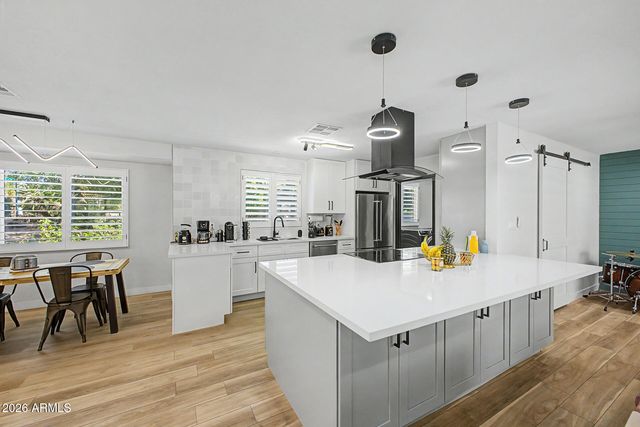 1501 W DUNLAP Avenue, Phoenix, AZ 85021