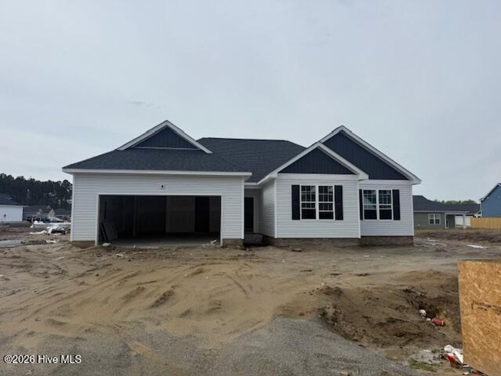824 Hidden Bridge Drive, Jacksonville, NC 28546