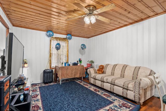 4601 Lewis St., North Myrtle Beach, SC 29582