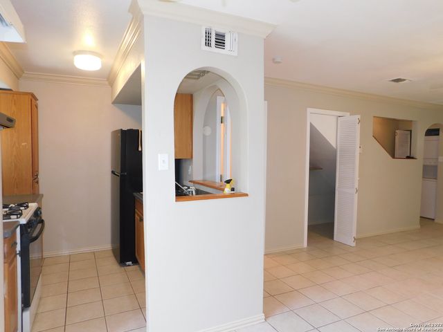 7322 Oak Manor Dr Apt 24, San Antonio, TX 78229