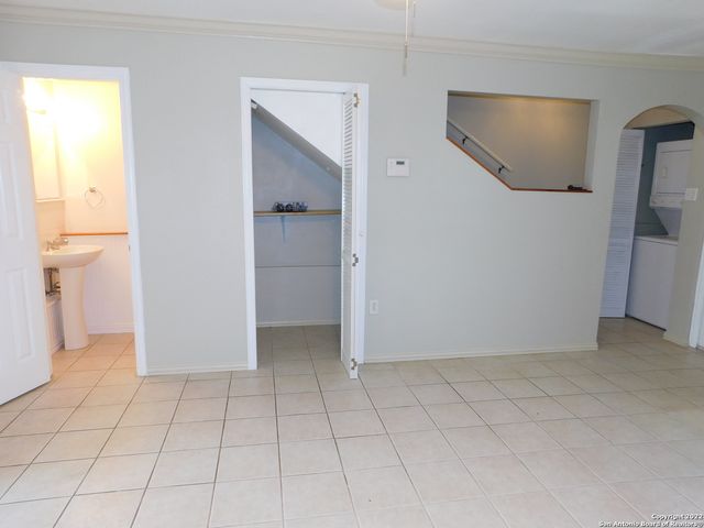 7322 Oak Manor Dr Apt 24, San Antonio, TX 78229