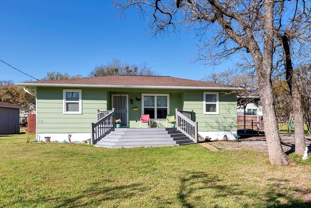 258 Pilot Point Street, Alvarado, TX 76009
