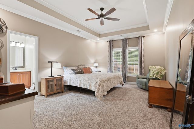 1201 Hunter Lane SW, Hartselle, AL 35640