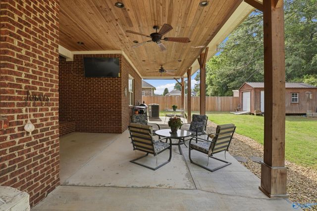 1201 Hunter Lane SW, Hartselle, AL 35640