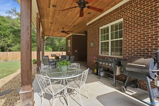 1201 Hunter Lane SW, Hartselle, AL 35640
