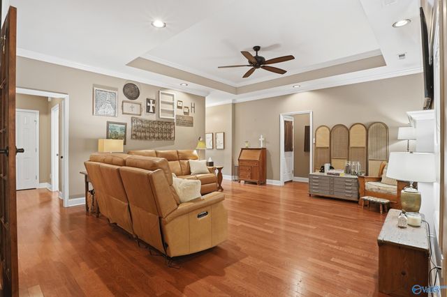 1201 Hunter Lane SW, Hartselle, AL 35640