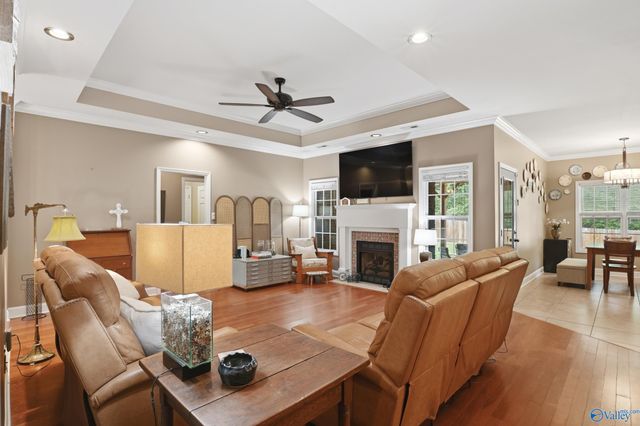 1201 Hunter Lane SW, Hartselle, AL 35640