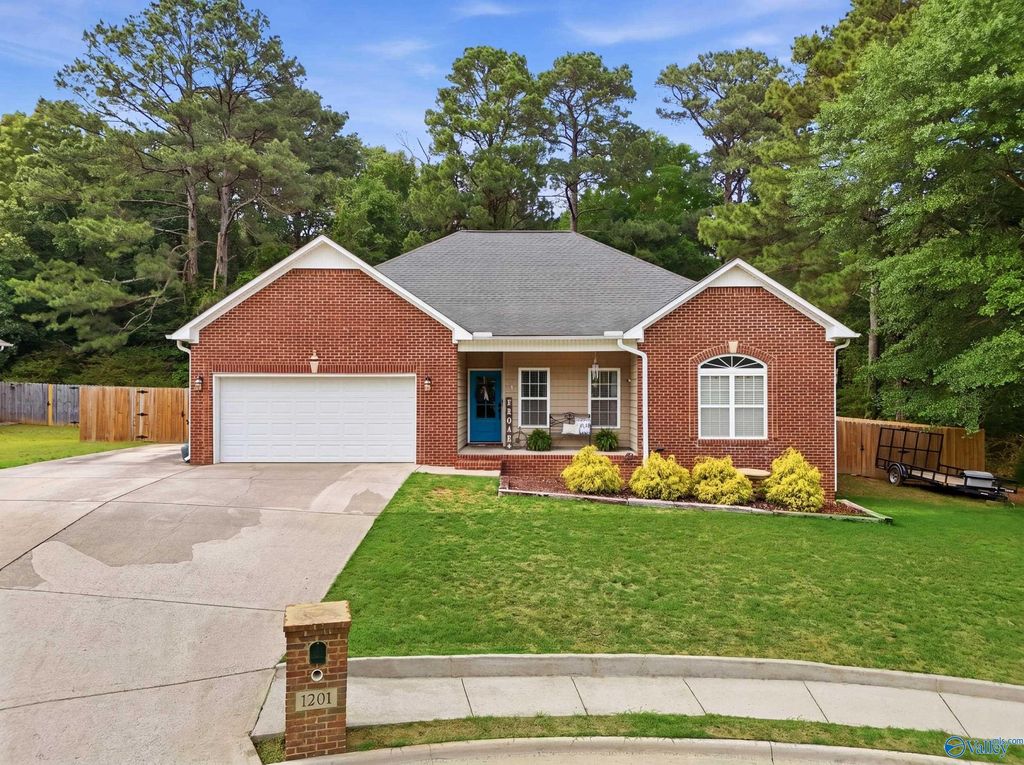 1201 Hunter Lane SW, Hartselle, AL 35640