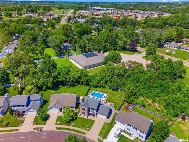 4001 W CARROUSEL Lane, Peoria, IL 61615