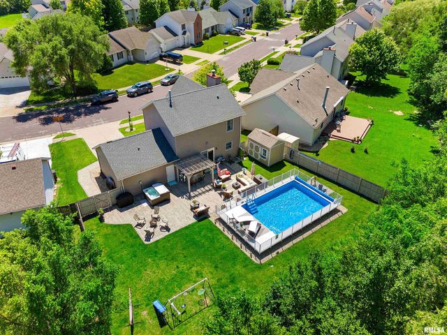 4001 W CARROUSEL Lane, Peoria, IL 61615