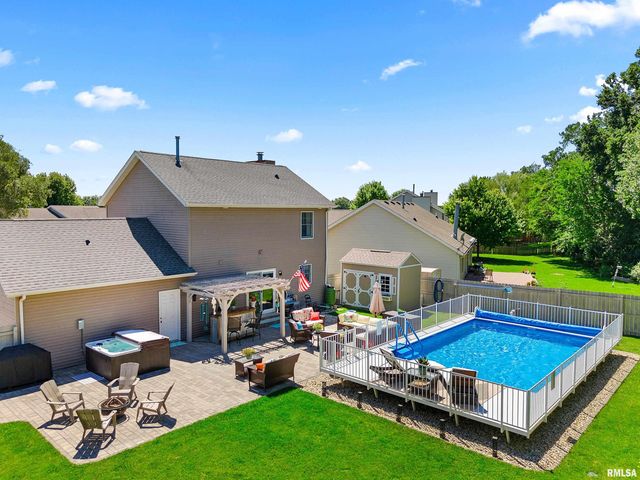 4001 W CARROUSEL Lane, Peoria, IL 61615