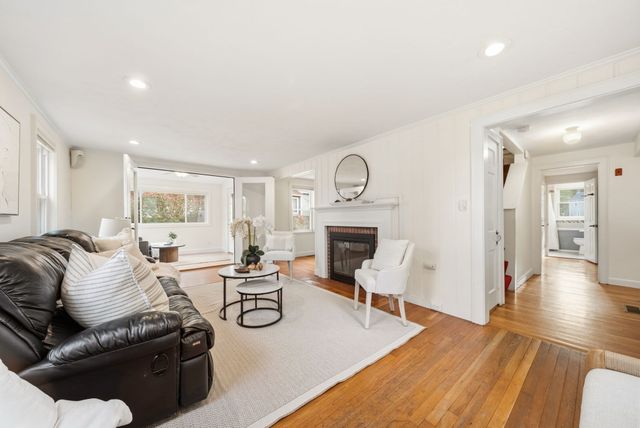 128 Laurel Dr, Needham, MA 02492