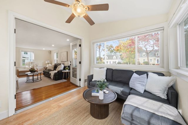 128 Laurel Dr, Needham, MA 02492