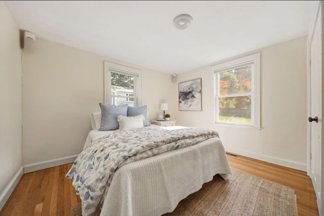 128 Laurel Dr, Needham, MA 02492