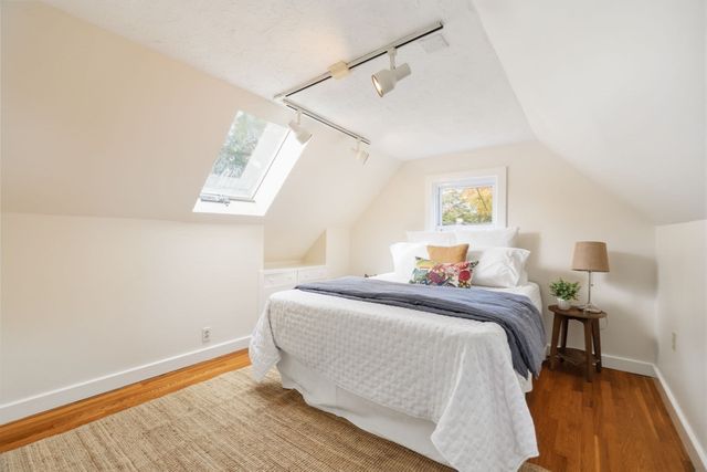 128 Laurel Dr, Needham, MA 02492
