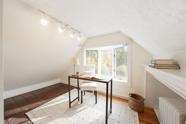 128 Laurel Dr, Needham, MA 02492