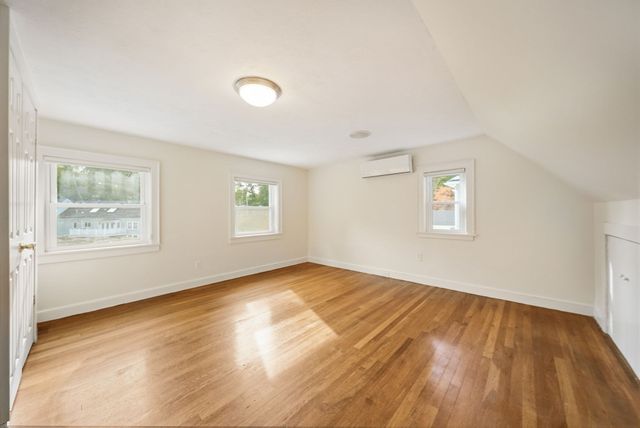 128 Laurel Dr, Needham, MA 02492